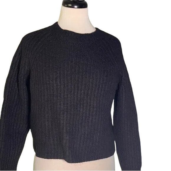 Everlane Sweaters - Everlane Women's Black Crew Neck Sweater